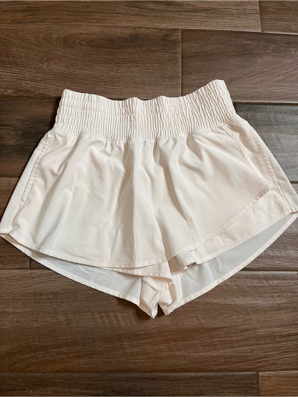 Aerie Offline High Rise Hot Stuff Skort white